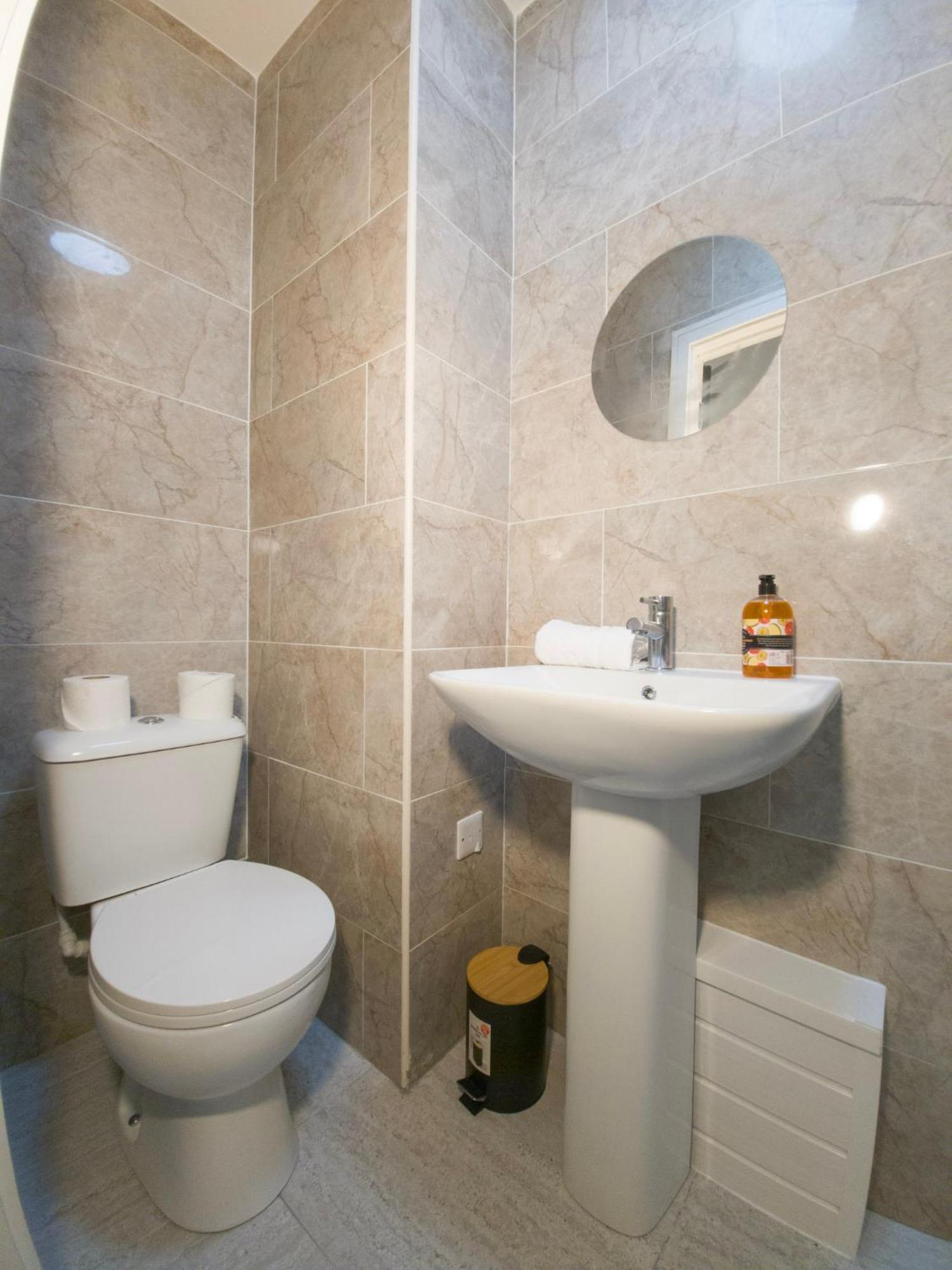 Plenty Of Parking Available; 3 Bedroom Apartment By Property Promise Cardiff Exteriér fotografie