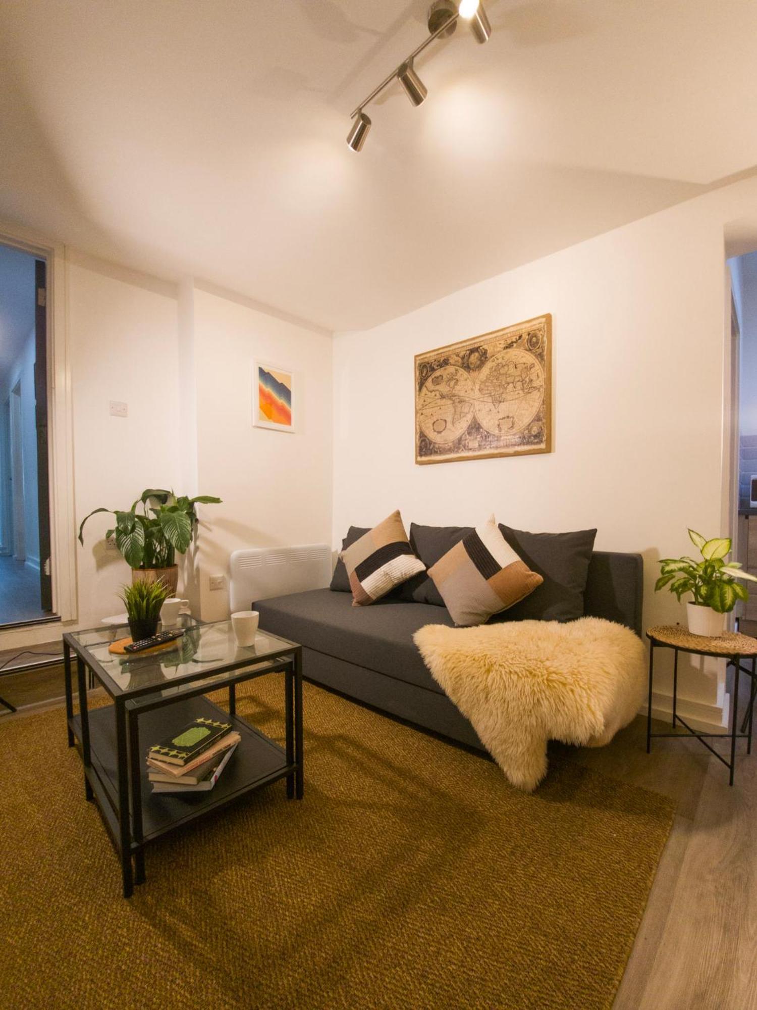 Plenty Of Parking Available; 3 Bedroom Apartment By Property Promise Cardiff Exteriér fotografie